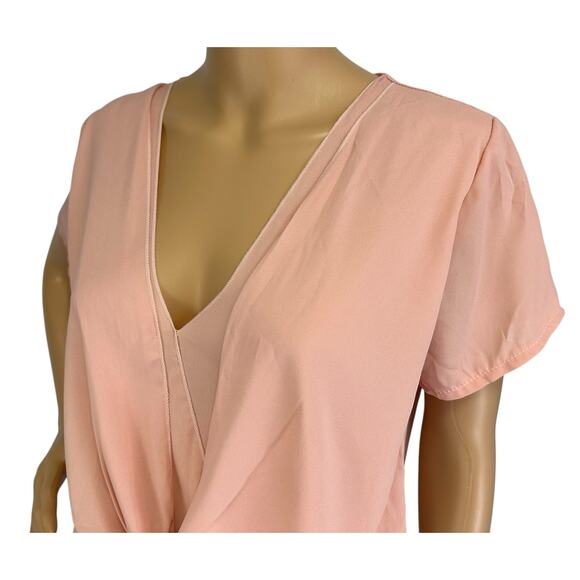 2/$15 NWT Boohoo Chiffon Tie-Front Bodysuit Blouse Pink Short Sleeve Size 12 - Picture 6 of 11